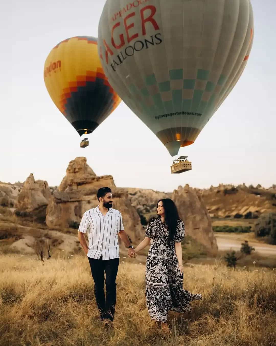 Magical Cappadocia Sunrise Couple Photoshoot: Balloons & Fairy Chimneys