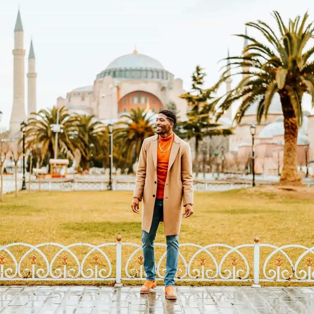 Solo Traveler Photoshoot in Sultanahmet: Istanbul’s Historical Heart